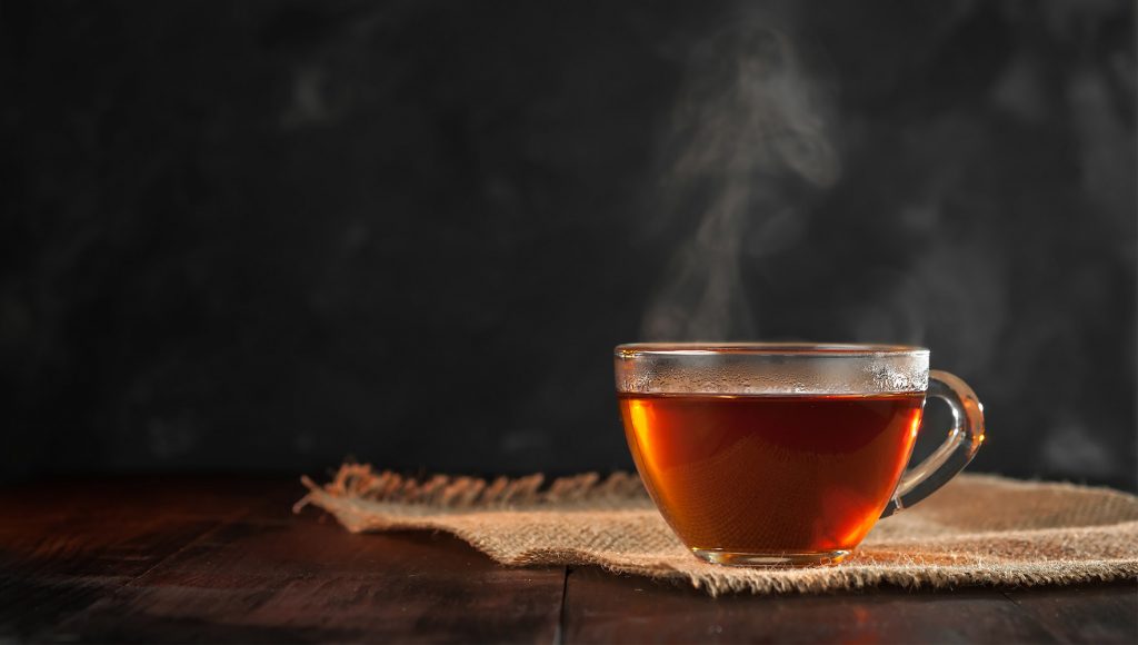 چگونه لکه چای را از لیوان و چینی پاک کنیم؟